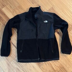 The North Face Men's Black and Gray Performance Fleece